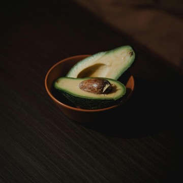 5 Makanan dan Minuman yang Tidak Boleh Dikonsumsi Bersama Alpukat