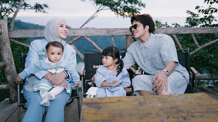 Azura Putri Bungsu Atta dan Aurel