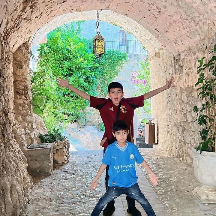 <p>Unggahan Carissa juga mendapat banyak reaksi, lho. "<em>Happy with family,</em>" tulis @bamban****. (Foto: Instagram @carissa_puteri)<br /><br /><br /></p>