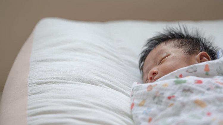 Ilustrasi Bantal untuk Bayi Baru Lahir Ilustrasi Bantal untuk Bayi Baru Lahir