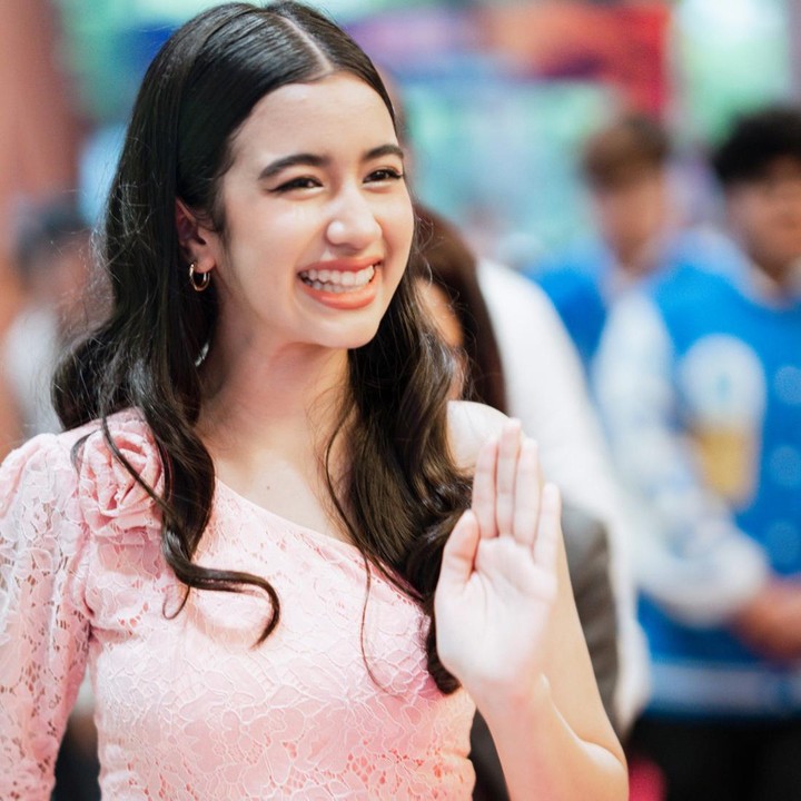 <p>Dari keluarga Kerajaan Kamboja, ada Putri Jenna Norodom yang mencuri perhatian, Bunda. Perempuan kelahiran 11 Maret 2012 di Paris ini baru berusia 12 tahun. (Foto: Facebook Jenna Norodom)<br /><br /><br /></p>