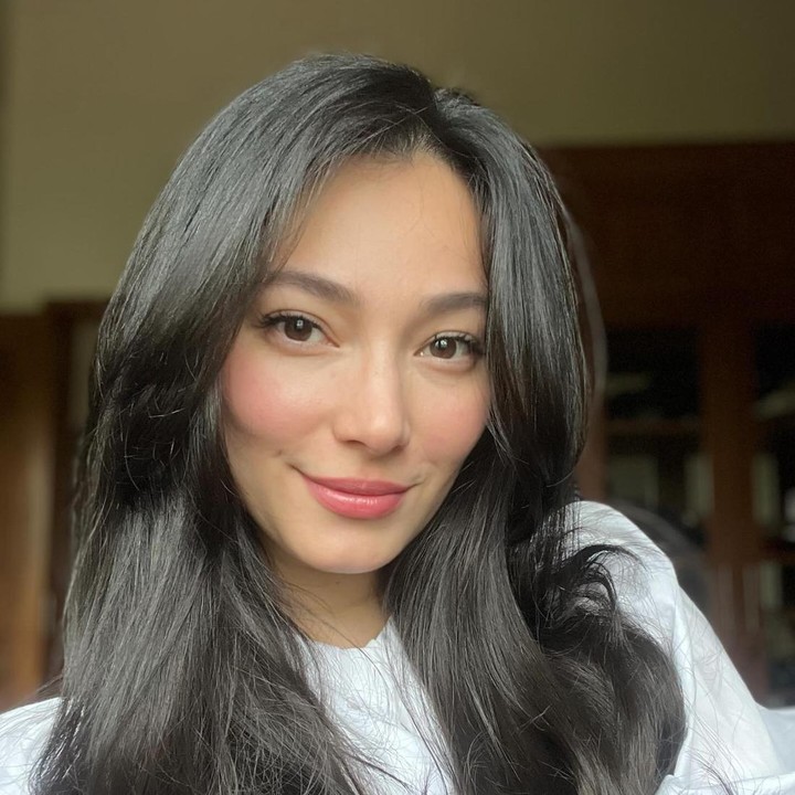 <p>Nama Asmirandah tentu sudah tak asing di telinga Bunda. Aktris keturunan Belanda-Betawi itu sudah meramaikan dunia hiburan sejak 2004. Namun saat ini, ia sudah vakum dan lebih banyak menghabiskan waktu bersama keluarga. (Foto: Instagram @asmirandah89)</p>