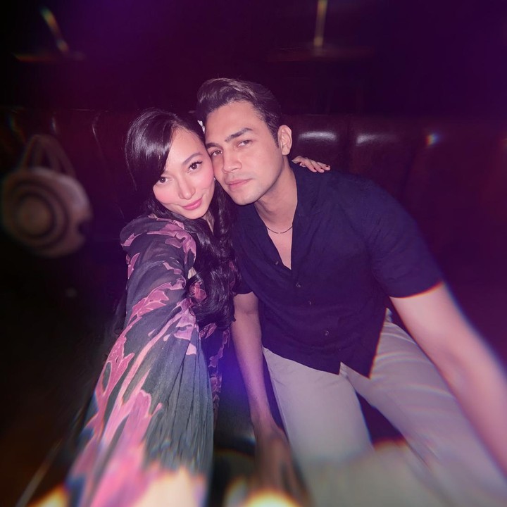 <p>Asmirandah menikah dengan Jonas Rivanno pada 22 Desember 2013. Pasangan ini tak malu-malu menampilkan kemesraan mereka di media sosial, Bunda. (Foto: Instagram @asmirandah89)</p>