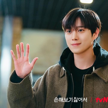 9 Fakta Aktor Tampan Kim Young Dae: dari Karier Impian hingga Kebiasaan Tidur yang Unik