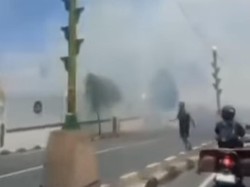 Lahan Dekat Kantor Disporapar Parepare Terbakar, Asap Tebal Ganggu Pengendara