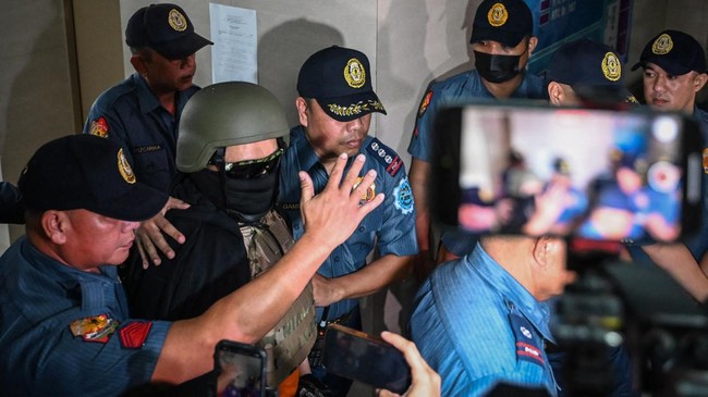 FOTO: Pendeta Filipina Quiboloy 'Putra Tuhan' Ditangkap Polisi