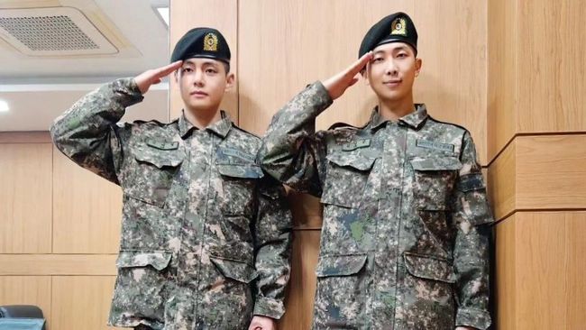 15 Artis Korea Selesai Wamil 2025, Song Kang hingga Member BTS