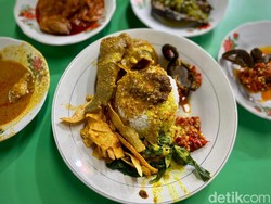 Warung Asli Batusangkar Ini Punya Ikan Bilis dan Sambalado Tanak Jengkol
