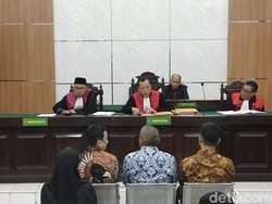 Irfan Nur Alam cs Didakwa Peras Pengusaha Rp 7,5 M di Proyek Pasar Cigasong