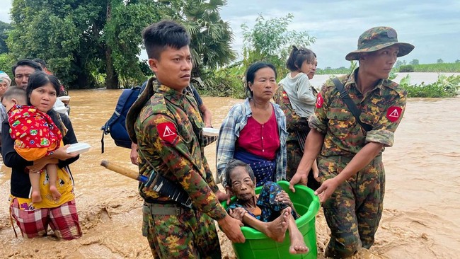 Junta militer Myanmar sebelumnya kerap memboikot dan menggagalkan bantuan kemanusiaan yang datang ke negara itu.