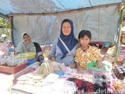 Kembang Tujuh Rupa yang Hidupi Keluarga