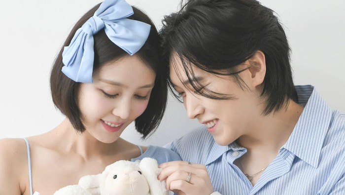 Setelah 10 Tahun Menikah, Sungmin dan Kim Sa Eun Sambut Kelahiran Anak Pertama