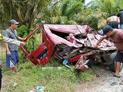 Tragedi di Tanjakan Jabung Lampung, Fuso Timpa Minibus hingga Tewaskan 2 Orang
