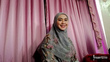 img-title Tinggalkan Anak Bungsu, Oki Setiana Dewi Akhirnya Pindah ke Mesir