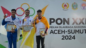 FOTO: Sapwaturrahman Pecahkan Rekor Lompat Jauh di PON 2024