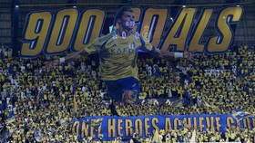 Ronaldo Pamer Momen Perayaan 900 Gol di Depan Suporter Al Nassr