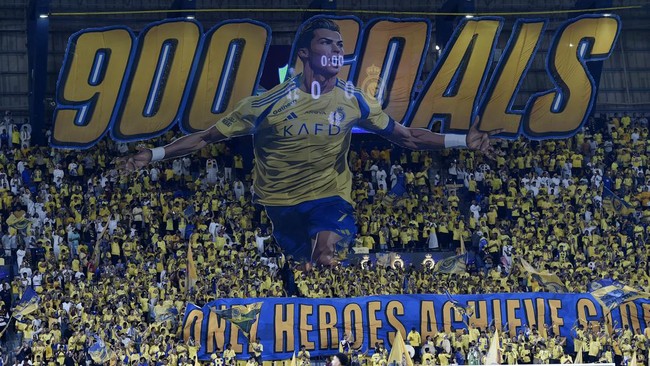 Cristiano Ronaldo memamerkan acara perayaan 900 gol sepanjang karier yang khusus dibuat Al Nassr di Stadion Al Awal Park, Jumat (13/9) waktu setempat.