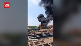 VIDEO: Detik-detik Penyulingan Tiner di Jakut Meledak Hebat & Terbakar