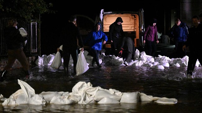 FOTO: Banjir Terjang Eropa Tengah, 4 Warga Rumania Tewas