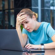 Hati-Hati, 6 Kebiasaan Ini Bikin Laptop Kesayanganmu Jadi Cepat Rusak