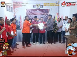 Sempat Ditolak, PDIP Resmi Daftarkan Masinton-Mahmud ke KPU Tapteng