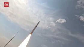 VIDEO: Momen Iran Sukses Kirim Satelit Chamran-1 ke Orbit Bumi