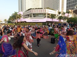 Warga India Menari Garba di CFD Jakpus, Disambut Antusias Pengunjung