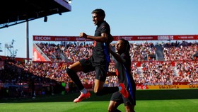 FOTO: Lamine Yamal Cetak Brace, Barcelona Masih Sempurna