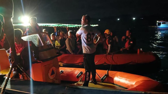 Kapal Kayu KM Inkamina Maritim 166, dilaporkan kandas di perairan Dusun Pesisir Timur, Kabupaten Kepulauan Anambas Kepulauan Riau pada Minggu malam (15/9).