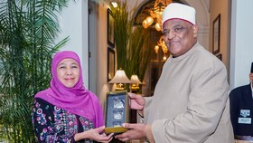 Khofifah dan Rektor Al Azhar Bahas Kerja Sama Pendidikan dan Moderasi