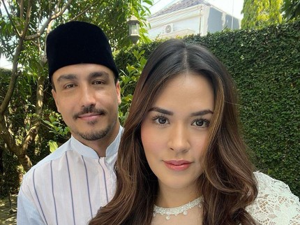 7 Potret Pasangan Artis Beda Usia & Pernikahan Harmonis, Raisa-Hamish Terpaut 10 Thn