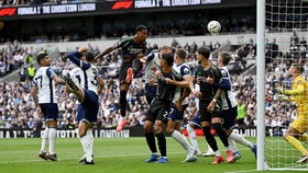 Duo Legenda Liga Inggris Klaim Gol Arsenal Tidak Sah