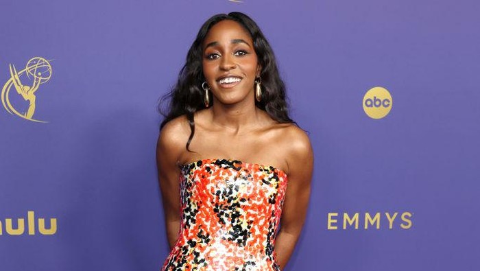 LOS ANGELES, CALIFORNIA - SEPTEMBER 15: Ayo Edebiri attends the 76th Primetime Emmy Awards at Peacock Theater on September 15, 2024 in Los Angeles, California. (Photo by Kevin Mazur/Getty Images)