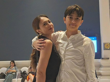 5 Potret Alric Putra Wulan Guritno Berusia 13 Tahun Menang Medali Perak Lomba Debat