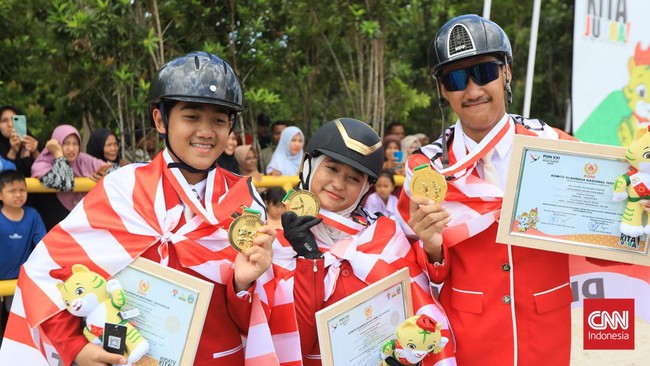 Putri selebritas Irfan Hakim, Aisha Maydina Hakim, menyumbang medali emas PON 2024 untuk kontingen DKI Jakarta dari cabang berkuda, Selasa (17/9).