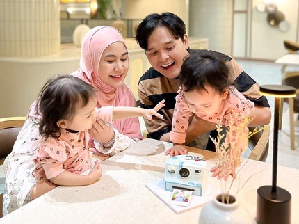 5 Potret Anisa Rahma & Suami Rayakan Ultah Pernikahan di Tengah Kehamilan, Ingin Menua Bersama