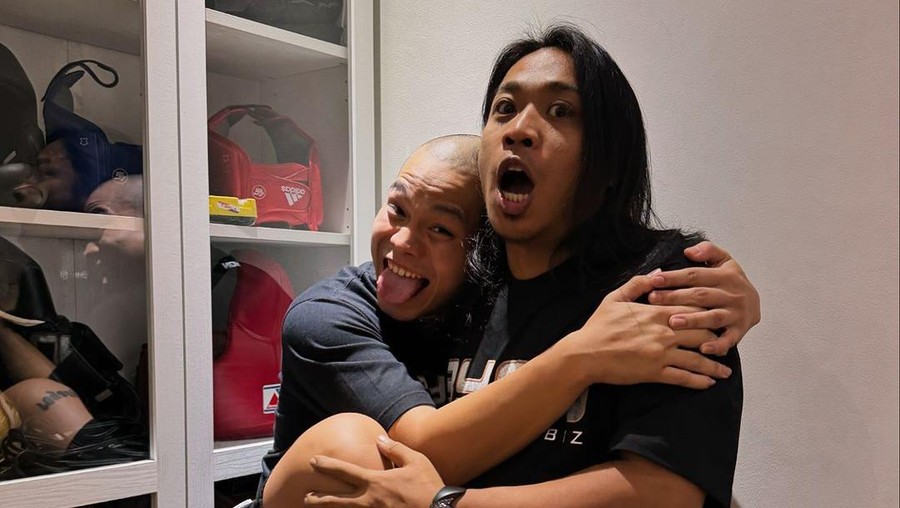 Cellos dan Praz Teguh Cellos dan Praz Teguh