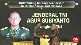 Panglima TNI Raih Outstanding Military Leadership in Humanitarian