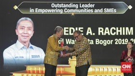 Dedie Rachim Raih Outstanding Leader in Empowering Communities & SMES