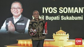 Iyos Somantri Dianugerahi Outstanding Nature Conservations Leader