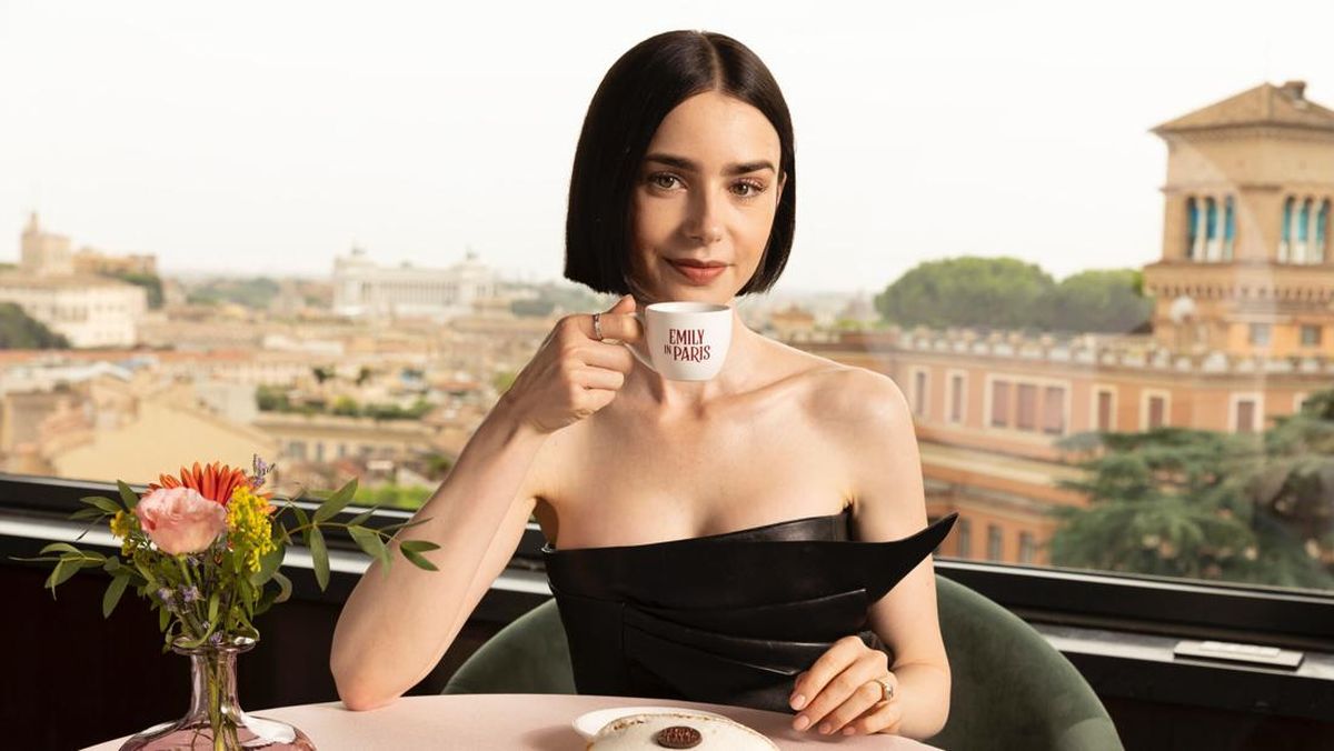 Syuting Emily in Paris Musim Terakhir Beres, Lily Collins Pamitan