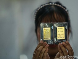 Harga Emas Hari Ini Pecah Rekor Lagi, Tertinggi Sepanjang Sejarah!