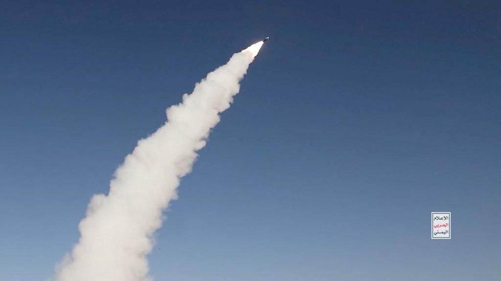 Akhirnya Ikut Perang Bantu Iran, Rudal Balistik Houthi Hantam Israel