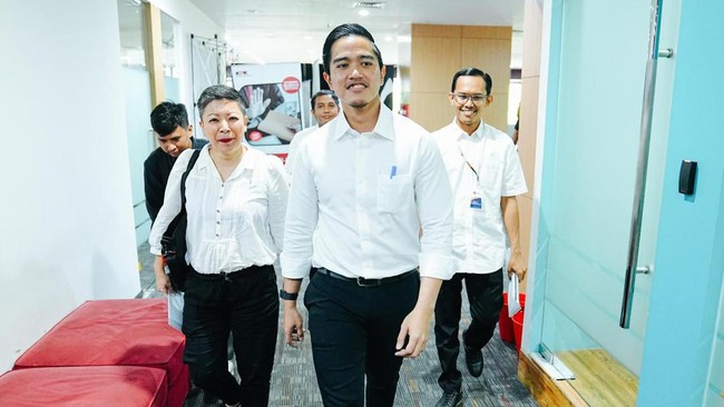 Putra bungsu Presiden Joko Widodo, Kaesang Pangarep menyambangi Komisi Pemberantasan Korupsi (KPK).