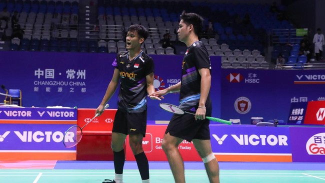 Muhammad Shohibul Fikri/Daniel Marthin mengalahkan Liang Wei Keng/Wang Chang pada babak 16 besar China Open 2024.