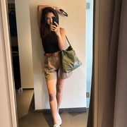 Get The Look: Inspirasi Outfit Liburan ala Nana Mirdad