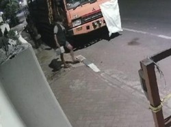 Pencurian Aki Truk Parkir di Kota Pasuruan Terekam CCTV