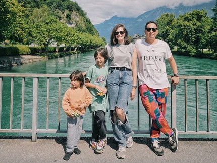 Bukan Ayah dan Bunda, 5 Seleb Ini Punya Panggilan Orang Tua Unik