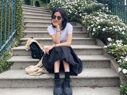 Ide Outfit Liburan ala Artis Korea Song Hye Kyo, Kasual dan Stylish