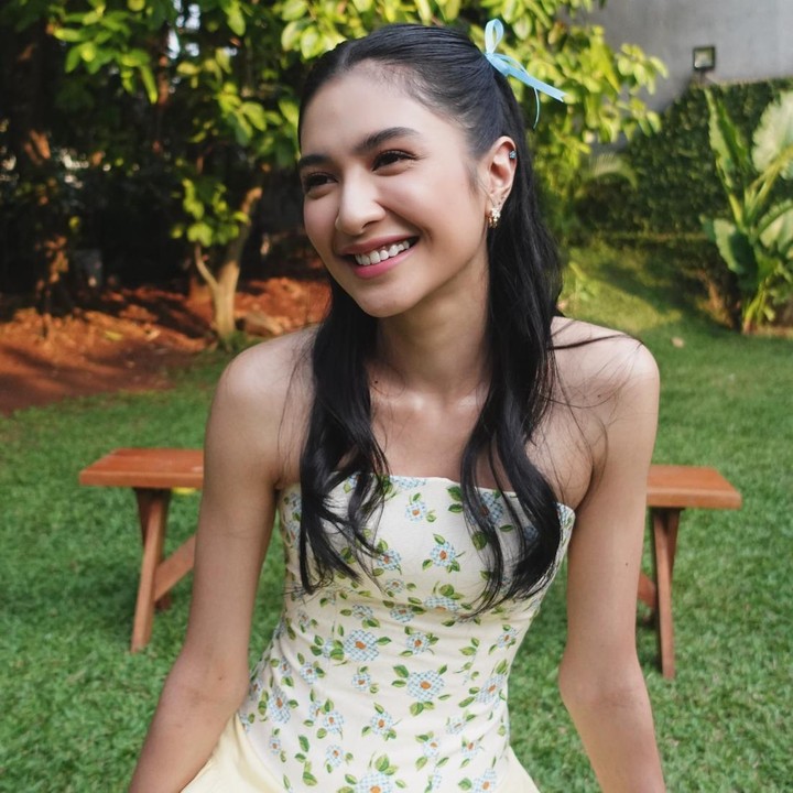 <p>Mikha Tambayong tengah diselimuti kebahagiaan. Umurnya baru saja bertambah, Bunda. Bintang sinetron <em>Kepompong</em> ini telah berusia 30 tahun. (Foto: Instagram @miktambayong)</p>